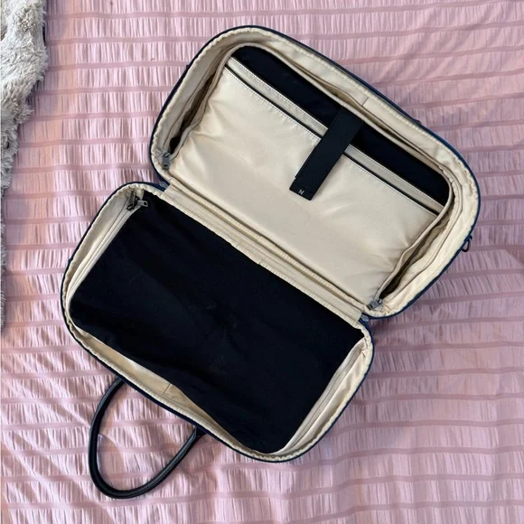 Nomad Lane Blue Travel Bag - Picture 3 of 10